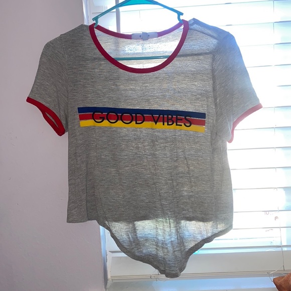 Grey shirt with red lines - Picture 1 of 2